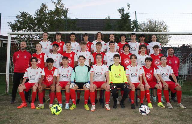 goc is a football team. They are using SportEasy, the best web and mobile app to manage any sports team (football, soccer, rugby, basketball, baseball, hockey, volleyball...). Coaches and managers can organize the games and practices or send group messages to their players. Players have convenient access to their schedule or statistics. SportEasy is free and available online and there’s an app for iPhone and Android.