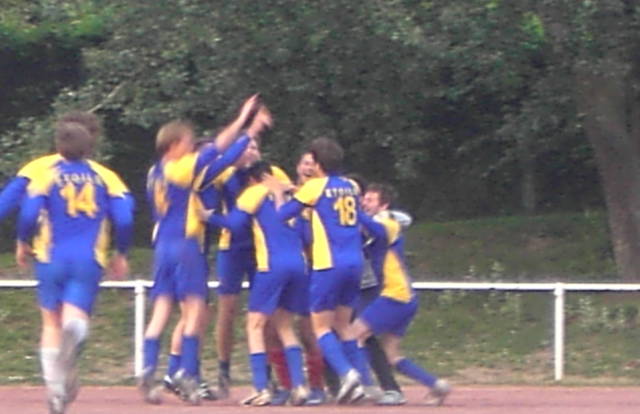 L'équipe ETOILE FOOTBALL CLUB est une équipe de football. Elle utlise SportEasy qui est l'appli de référence pour organiser vos matchs & entraînements et gérer votre équipe de foot, rugby, basket ou tout autre sport. Gratuit, SportEasy est disponible sur le web, sur iPhone et sur Android.