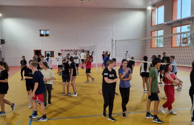 Asptt Volley Châlons Jeunes 2 is a volley team. They are using SportEasy, the best web and mobile app to manage any sports team (football, soccer, rugby, basketball, baseball, hockey, volleyball...). Coaches and managers can organize the games and practices or send group messages to their players. Players have convenient access to their schedule or statistics. SportEasy is free and available online and there’s an app for iPhone and Android.