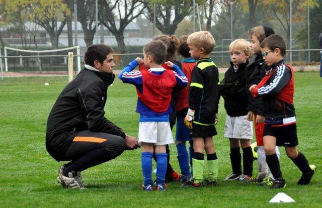 Coachs is a football team. They are using SportEasy, the best web and mobile app to manage any sports team (football, soccer, rugby, basketball, baseball, hockey, volleyball...). Coaches and managers can organize the games and practices or send group messages to their players. Players have convenient access to their schedule or statistics. SportEasy is free and available online and there’s an app for iPhone and Android.