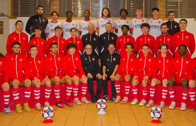 U19 is a football team. They are using SportEasy, the best web and mobile app to manage any sports team (football, soccer, rugby, basketball, baseball, hockey, volleyball...). Coaches and managers can organize the games and practices or send group messages to their players. Players have convenient access to their schedule or statistics. SportEasy is free and available online and there’s an app for iPhone and Android.