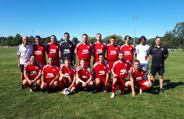 Équipe B is a football team. They are using SportEasy, the best web and mobile app to manage any sports team (football, soccer, rugby, basketball, baseball, hockey, volleyball...). Coaches and managers can organize the games and practices or send group messages to their players. Players have convenient access to their schedule or statistics. SportEasy is free and available online and there’s an app for iPhone and Android.