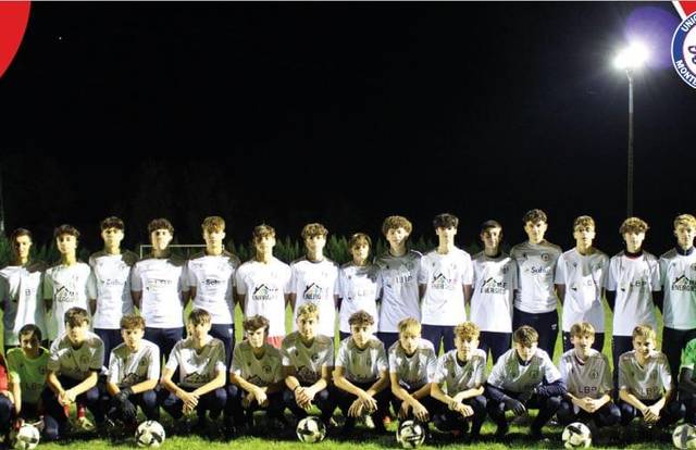 U17 is a football team. They are using SportEasy, the best web and mobile app to manage any sports team (football, soccer, rugby, basketball, baseball, hockey, volleyball...). Coaches and managers can organize the games and practices or send group messages to their players. Players have convenient access to their schedule or statistics. SportEasy is free and available online and there’s an app for iPhone and Android.