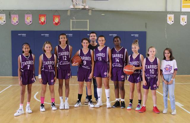 TGB U13 1 is a basket team. They are using SportEasy, the best web and mobile app to manage any sports team (football, soccer, rugby, basketball, baseball, hockey, volleyball...). Coaches and managers can organize the games and practices or send group messages to their players. Players have convenient access to their schedule or statistics. SportEasy is free and available online and there’s an app for iPhone and Android.