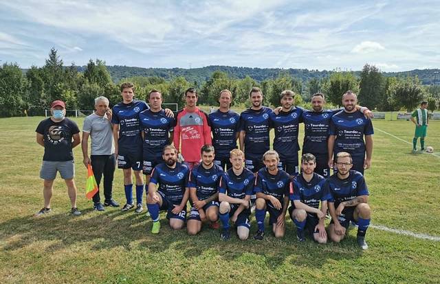 As Yolet 2 is a football team. They are using SportEasy, the best web and mobile app to manage any sports team (football, soccer, rugby, basketball, baseball, hockey, volleyball...). Coaches and managers can organize the games and practices or send group messages to their players. Players have convenient access to their schedule or statistics. SportEasy is free and available online and there’s an app for iPhone and Android.