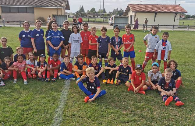 U11 US ARMAGNAC 1 is a football team. They are using SportEasy, the best web and mobile app to manage any sports team (football, soccer, rugby, basketball, baseball, hockey, volleyball...). Coaches and managers can organize the games and practices or send group messages to their players. Players have convenient access to their schedule or statistics. SportEasy is free and available online and there’s an app for iPhone and Android.