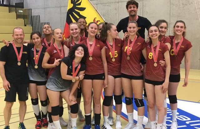 Team CHS U17 is a volley team. They are using SportEasy, the best web and mobile app to manage any sports team (football, soccer, rugby, basketball, baseball, hockey, volleyball...). Coaches and managers can organize the games and practices or send group messages to their players. Players have convenient access to their schedule or statistics. SportEasy is free and available online and there’s an app for iPhone and Android.