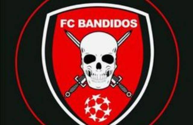 Bandidos FC - Jeudi is a football team. They are using SportEasy, the best web and mobile app to manage any sports team (football, soccer, rugby, basketball, baseball, hockey, volleyball...). Coaches and managers can organize the games and practices or send group messages to their players. Players have convenient access to their schedule or statistics. SportEasy is free and available online and there’s an app for iPhone and Android.