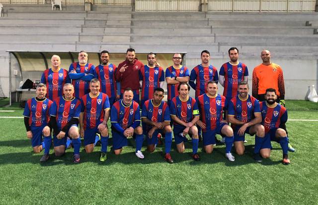 Veteranos Sport Club De Frielas is a football team. They are using SportEasy, the best web and mobile app to manage any sports team (football, soccer, rugby, basketball, baseball, hockey, volleyball...). Coaches and managers can organize the games and practices or send group messages to their players. Players have convenient access to their schedule or statistics. SportEasy is free and available online and there’s an app for iPhone and Android.