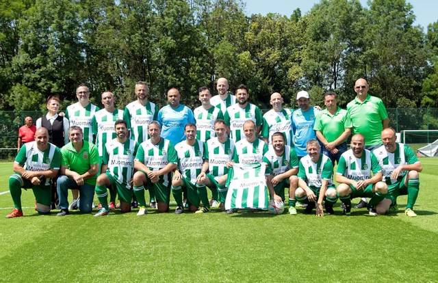 USM Vétéran is a football team. They are using SportEasy, the best web and mobile app to manage any sports team (football, soccer, rugby, basketball, baseball, hockey, volleyball...). Coaches and managers can organize the games and practices or send group messages to their players. Players have convenient access to their schedule or statistics. SportEasy is free and available online and there’s an app for iPhone and Android.