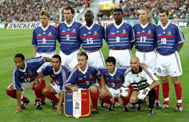 les ponceurs du five is a football team. They are using SportEasy, the best web and mobile app to manage any sports team (football, soccer, rugby, basketball, baseball, hockey, volleyball...). Coaches and managers can organize the games and practices or send group messages to their players. Players have convenient access to their schedule or statistics. SportEasy is free and available online and there’s an app for iPhone and Android.