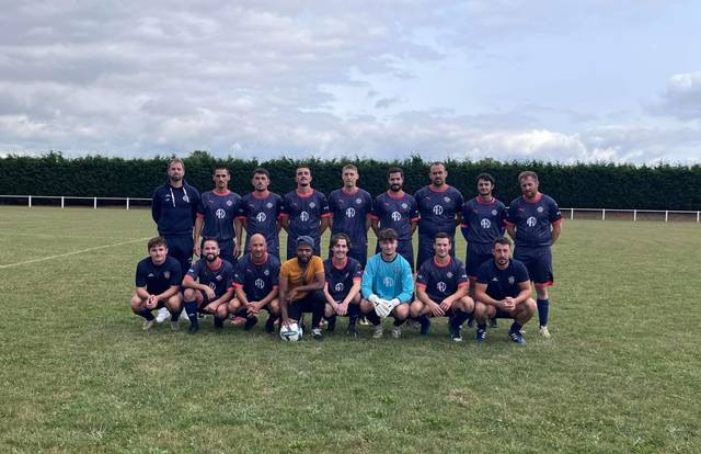 F.C Bas Berry is a football team. They are using SportEasy, the best web and mobile app to manage any sports team (football, soccer, rugby, basketball, baseball, hockey, volleyball...). Coaches and managers can organize the games and practices or send group messages to their players. Players have convenient access to their schedule or statistics. SportEasy is free and available online and there’s an app for iPhone and Android.