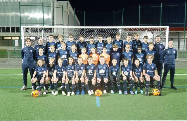 U12 - U13 is a football team. They are using SportEasy, the best web and mobile app to manage any sports team (football, soccer, rugby, basketball, baseball, hockey, volleyball...). Coaches and managers can organize the games and practices or send group messages to their players. Players have convenient access to their schedule or statistics. SportEasy is free and available online and there’s an app for iPhone and Android.