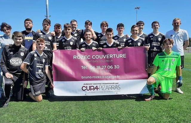 AS Guilers is a football team. They are using SportEasy, the best web and mobile app to manage any sports team (football, soccer, rugby, basketball, baseball, hockey, volleyball...). Coaches and managers can organize the games and practices or send group messages to their players. Players have convenient access to their schedule or statistics. SportEasy is free and available online and there’s an app for iPhone and Android.