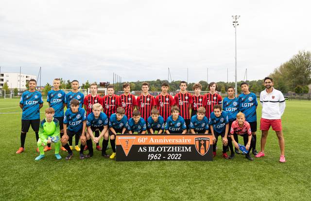 U15 is a football team. They are using SportEasy, the best web and mobile app to manage any sports team (football, soccer, rugby, basketball, baseball, hockey, volleyball...). Coaches and managers can organize the games and practices or send group messages to their players. Players have convenient access to their schedule or statistics. SportEasy is free and available online and there’s an app for iPhone and Android.