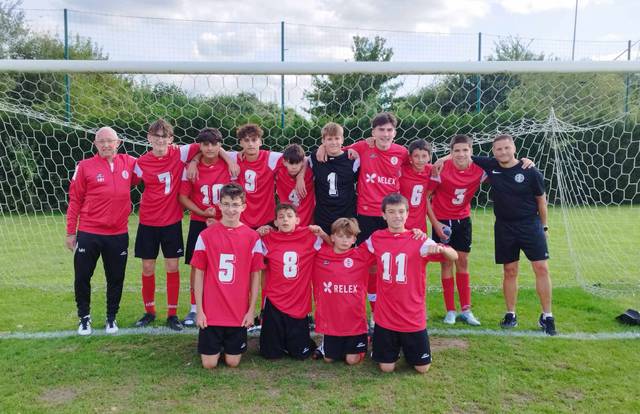 US PERENCHIES U15 is a football team. They are using SportEasy, the best web and mobile app to manage any sports team (football, soccer, rugby, basketball, baseball, hockey, volleyball...). Coaches and managers can organize the games and practices or send group messages to their players. Players have convenient access to their schedule or statistics. SportEasy is free and available online and there’s an app for iPhone and Android.