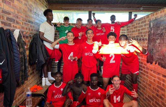 USM Maubeuge U18 is a football team. They are using SportEasy, the best web and mobile app to manage any sports team (football, soccer, rugby, basketball, baseball, hockey, volleyball...). Coaches and managers can organize the games and practices or send group messages to their players. Players have convenient access to their schedule or statistics. SportEasy is free and available online and there’s an app for iPhone and Android.