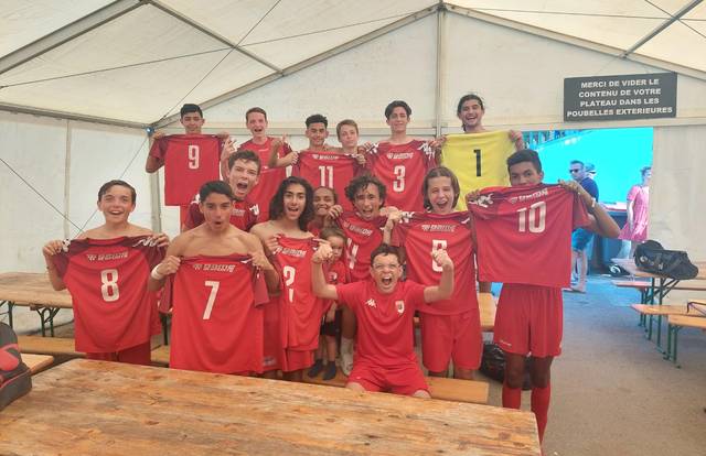 USSM is a football team. They are using SportEasy, the best web and mobile app to manage any sports team (football, soccer, rugby, basketball, baseball, hockey, volleyball...). Coaches and managers can organize the games and practices or send group messages to their players. Players have convenient access to their schedule or statistics. SportEasy is free and available online and there’s an app for iPhone and Android.