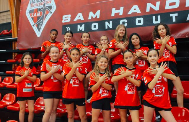 13 F SAM HAND is a handball team. They are using SportEasy, the best web and mobile app to manage any sports team (football, soccer, rugby, basketball, baseball, hockey, volleyball...). Coaches and managers can organize the games and practices or send group messages to their players. Players have convenient access to their schedule or statistics. SportEasy is free and available online and there’s an app for iPhone and Android.