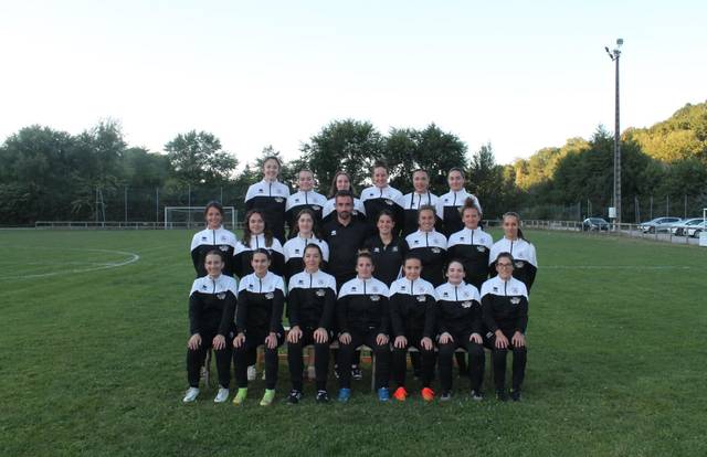 ESCC Fém. is a football team. They are using SportEasy, the best web and mobile app to manage any sports team (football, soccer, rugby, basketball, baseball, hockey, volleyball...). Coaches and managers can organize the games and practices or send group messages to their players. Players have convenient access to their schedule or statistics. SportEasy is free and available online and there’s an app for iPhone and Android.