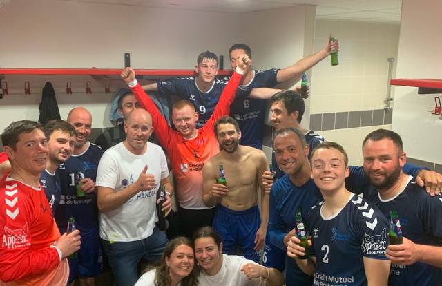 SENIORS GARS is a handball team. They are using SportEasy, the best web and mobile app to manage any sports team (football, soccer, rugby, basketball, baseball, hockey, volleyball...). Coaches and managers can organize the games and practices or send group messages to their players. Players have convenient access to their schedule or statistics. SportEasy is free and available online and there’s an app for iPhone and Android.