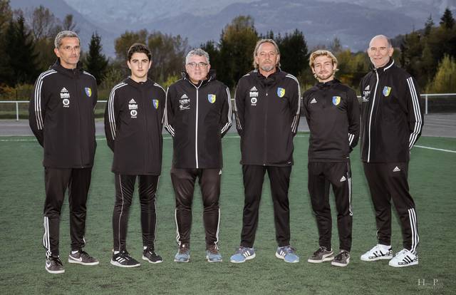 U11 is a football team. They are using SportEasy, the best web and mobile app to manage any sports team (football, soccer, rugby, basketball, baseball, hockey, volleyball...). Coaches and managers can organize the games and practices or send group messages to their players. Players have convenient access to their schedule or statistics. SportEasy is free and available online and there’s an app for iPhone and Android.