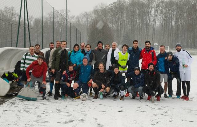 L'équipe PSJ est une équipe de football. Elle utlise SportEasy qui est l'appli de référence pour organiser vos matchs & entraînements et gérer votre équipe de foot, rugby, basket ou tout autre sport. Gratuit, SportEasy est disponible sur le web, sur iPhone et sur Android.