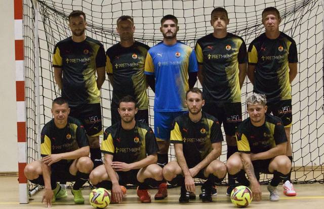 Seniors Futsal is a football team. They are using SportEasy, the best web and mobile app to manage any sports team (football, soccer, rugby, basketball, baseball, hockey, volleyball...). Coaches and managers can organize the games and practices or send group messages to their players. Players have convenient access to their schedule or statistics. SportEasy is free and available online and there’s an app for iPhone and Android.