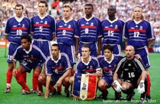 AS Auchan Futsal is a football team. They are using SportEasy, the best web and mobile app to manage any sports team (football, soccer, rugby, basketball, baseball, hockey, volleyball...). Coaches and managers can organize the games and practices or send group messages to their players. Players have convenient access to their schedule or statistics. SportEasy is free and available online and there’s an app for iPhone and Android.