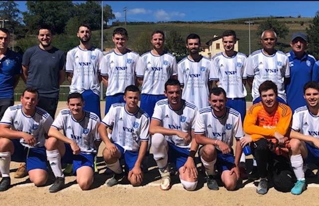 SENIORS is a football team. They are using SportEasy, the best web and mobile app to manage any sports team (football, soccer, rugby, basketball, baseball, hockey, volleyball...). Coaches and managers can organize the games and practices or send group messages to their players. Players have convenient access to their schedule or statistics. SportEasy is free and available online and there’s an app for iPhone and Android.