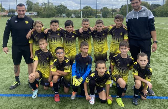 Catégorie U11 is a football team. They are using SportEasy, the best web and mobile app to manage any sports team (football, soccer, rugby, basketball, baseball, hockey, volleyball...). Coaches and managers can organize the games and practices or send group messages to their players. Players have convenient access to their schedule or statistics. SportEasy is free and available online and there’s an app for iPhone and Android.