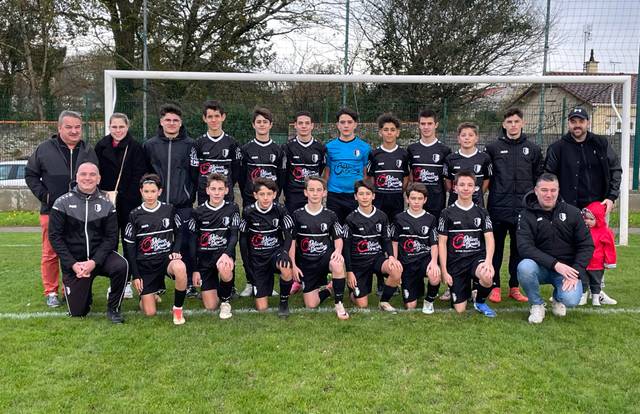 U14/U15 is a football team. They are using SportEasy, the best web and mobile app to manage any sports team (football, soccer, rugby, basketball, baseball, hockey, volleyball...). Coaches and managers can organize the games and practices or send group messages to their players. Players have convenient access to their schedule or statistics. SportEasy is free and available online and there’s an app for iPhone and Android.