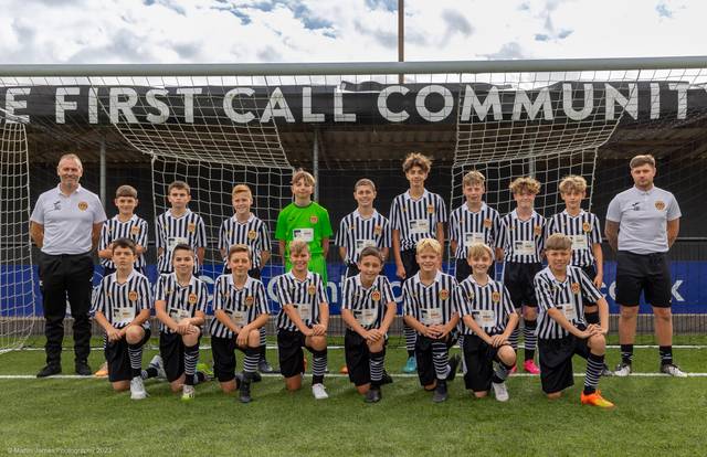 Heybridge Swifts U15 (EJA) is a football team. They are using SportEasy, the best web and mobile app to manage any sports team (football, soccer, rugby, basketball, baseball, hockey, volleyball...). Coaches and managers can organize the games and practices or send group messages to their players. Players have convenient access to their schedule or statistics. SportEasy is free and available online and there’s an app for iPhone and Android.