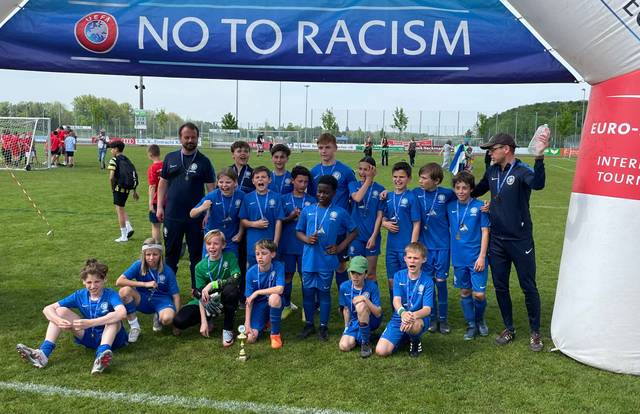 L'équipe TuS Makkabi Frankfurt am Main est une équipe de football. Elle utlise SportEasy qui est l'appli de référence pour organiser vos matchs & entraînements et gérer votre équipe de foot, rugby, basket ou tout autre sport. Gratuit, SportEasy est disponible sur le web, sur iPhone et sur Android.