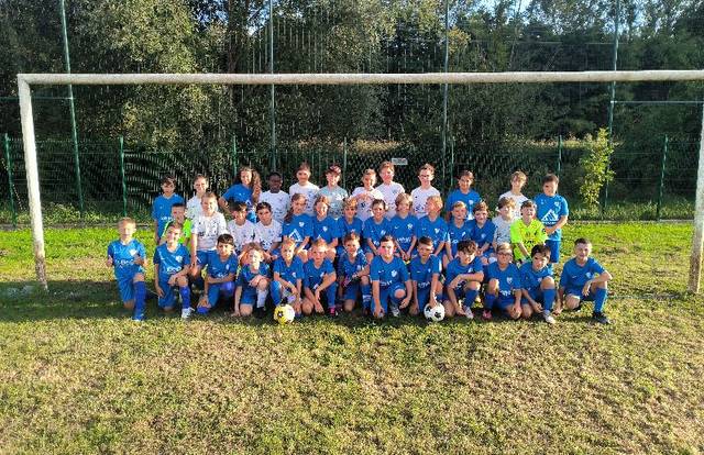 U11 is a football team. They are using SportEasy, the best web and mobile app to manage any sports team (football, soccer, rugby, basketball, baseball, hockey, volleyball...). Coaches and managers can organize the games and practices or send group messages to their players. Players have convenient access to their schedule or statistics. SportEasy is free and available online and there’s an app for iPhone and Android.