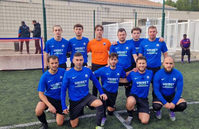 Séniors is a football team. They are using SportEasy, the best web and mobile app to manage any sports team (football, soccer, rugby, basketball, baseball, hockey, volleyball...). Coaches and managers can organize the games and practices or send group messages to their players. Players have convenient access to their schedule or statistics. SportEasy is free and available online and there’s an app for iPhone and Android.