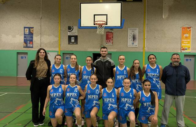 U18F is a basket team. They are using SportEasy, the best web and mobile app to manage any sports team (football, soccer, rugby, basketball, baseball, hockey, volleyball...). Coaches and managers can organize the games and practices or send group messages to their players. Players have convenient access to their schedule or statistics. SportEasy is free and available online and there’s an app for iPhone and Android.