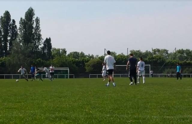 Foot Entre Potes is a football team. They are using SportEasy, the best web and mobile app to manage any sports team (football, soccer, rugby, basketball, baseball, hockey, volleyball...). Coaches and managers can organize the games and practices or send group messages to their players. Players have convenient access to their schedule or statistics. SportEasy is free and available online and there’s an app for iPhone and Android.