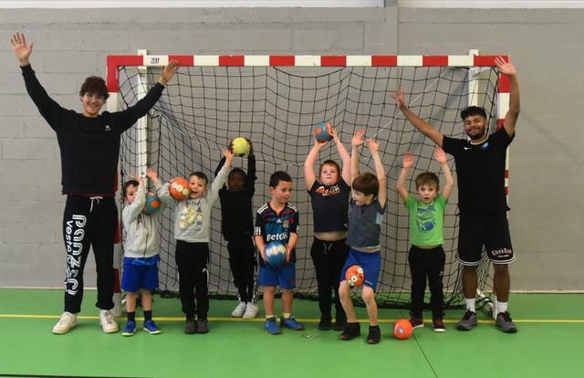 U9 Mixte is a handball team. They are using SportEasy, the best web and mobile app to manage any sports team (football, soccer, rugby, basketball, baseball, hockey, volleyball...). Coaches and managers can organize the games and practices or send group messages to their players. Players have convenient access to their schedule or statistics. SportEasy is free and available online and there’s an app for iPhone and Android.