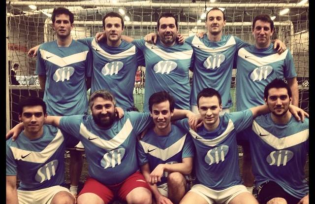 L'équipe ChelSII est une équipe de football. Elle utlise SportEasy qui est l'appli de référence pour organiser vos matchs & entraînements et gérer votre équipe de foot, rugby, basket ou tout autre sport. Gratuit, SportEasy est disponible sur le web, sur iPhone et sur Android.