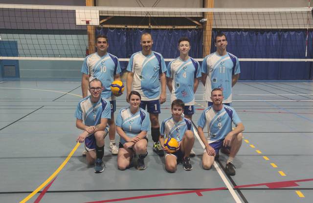 Loisirs 2 - Poule SS3 - D3 is a volley team. They are using SportEasy, the best web and mobile app to manage any sports team (football, soccer, rugby, basketball, baseball, hockey, volleyball...). Coaches and managers can organize the games and practices or send group messages to their players. Players have convenient access to their schedule or statistics. SportEasy is free and available online and there’s an app for iPhone and Android.