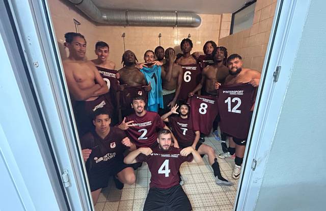 USA Seniors 25-26 is a football team. They are using SportEasy, the best web and mobile app to manage any sports team (football, soccer, rugby, basketball, baseball, hockey, volleyball...). Coaches and managers can organize the games and practices or send group messages to their players. Players have convenient access to their schedule or statistics. SportEasy is free and available online and there’s an app for iPhone and Android.