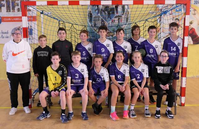 -13A is a handball team. They are using SportEasy, the best web and mobile app to manage any sports team (football, soccer, rugby, basketball, baseball, hockey, volleyball...). Coaches and managers can organize the games and practices or send group messages to their players. Players have convenient access to their schedule or statistics. SportEasy is free and available online and there’s an app for iPhone and Android.