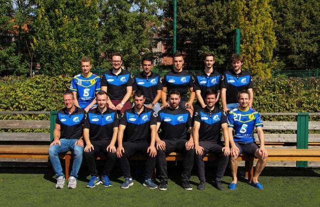 Seniors - D1 is a handball team. They are using SportEasy, the best web and mobile app to manage any sports team (football, soccer, rugby, basketball, baseball, hockey, volleyball...). Coaches and managers can organize the games and practices or send group messages to their players. Players have convenient access to their schedule or statistics. SportEasy is free and available online and there’s an app for iPhone and Android.