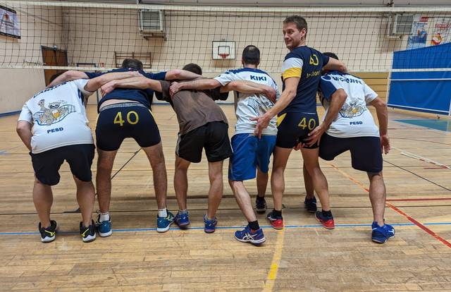 PESD5 is a volley team. They are using SportEasy, the best web and mobile app to manage any sports team (football, soccer, rugby, basketball, baseball, hockey, volleyball...). Coaches and managers can organize the games and practices or send group messages to their players. Players have convenient access to their schedule or statistics. SportEasy is free and available online and there’s an app for iPhone and Android.