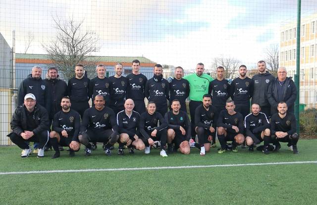 ESL Loisirs is a football team. They are using SportEasy, the best web and mobile app to manage any sports team (football, soccer, rugby, basketball, baseball, hockey, volleyball...). Coaches and managers can organize the games and practices or send group messages to their players. Players have convenient access to their schedule or statistics. SportEasy is free and available online and there’s an app for iPhone and Android.