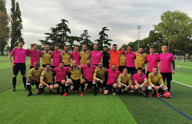 Atlético Batignolles is a football team. They are using SportEasy, the best web and mobile app to manage any sports team (football, soccer, rugby, basketball, baseball, hockey, volleyball...). Coaches and managers can organize the games and practices or send group messages to their players. Players have convenient access to their schedule or statistics. SportEasy is free and available online and there’s an app for iPhone and Android.