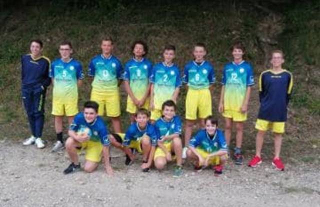 meyrieu handball M15 is a handball team. They are using SportEasy, the best web and mobile app to manage any sports team (football, soccer, rugby, basketball, baseball, hockey, volleyball...). Coaches and managers can organize the games and practices or send group messages to their players. Players have convenient access to their schedule or statistics. SportEasy is free and available online and there’s an app for iPhone and Android.