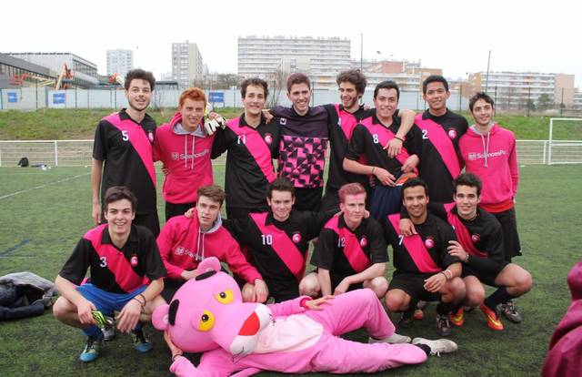 Veteranos Espartanos is a football team. They are using SportEasy, the best web and mobile app to manage any sports team (football, soccer, rugby, basketball, baseball, hockey, volleyball...). Coaches and managers can organize the games and practices or send group messages to their players. Players have convenient access to their schedule or statistics. SportEasy is free and available online and there’s an app for iPhone and Android.