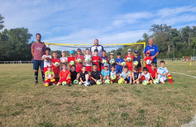 FCVV U9 is a football team. They are using SportEasy, the best web and mobile app to manage any sports team (football, soccer, rugby, basketball, baseball, hockey, volleyball...). Coaches and managers can organize the games and practices or send group messages to their players. Players have convenient access to their schedule or statistics. SportEasy is free and available online and there’s an app for iPhone and Android.